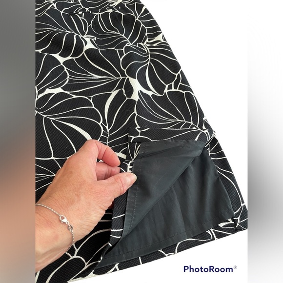 Talbots Petites Stretch black and cream leaf print lined skirt size 10 - Picture 3 of 6